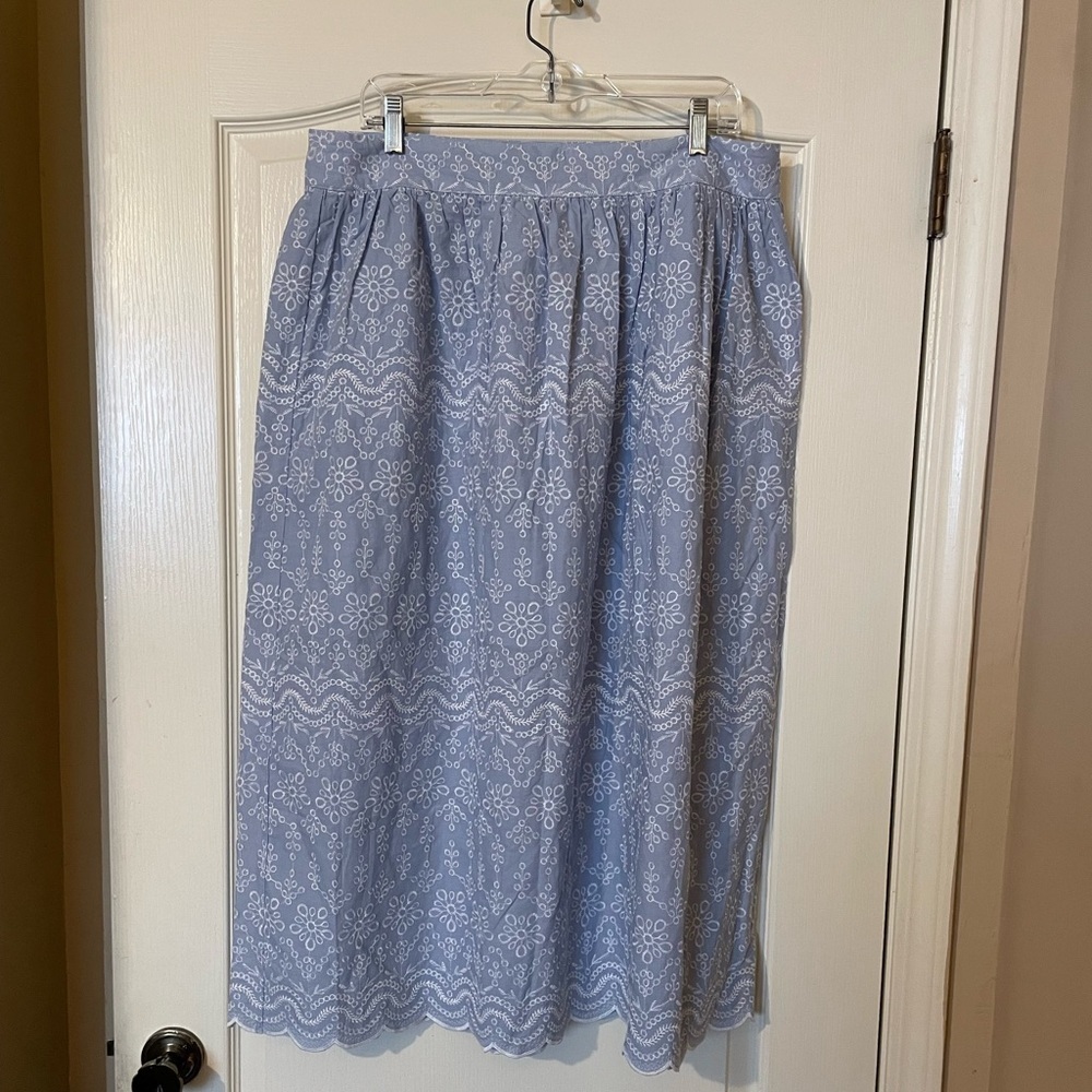 LOFT Blue Floral Eyelet Cotton Midi Skirt Size 14 Scalloped Hem Cottage NWT